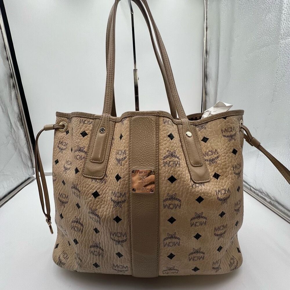 MCM Visetos Liz Reversible Medium Shopper Tote full inclusion AND DUST BAG